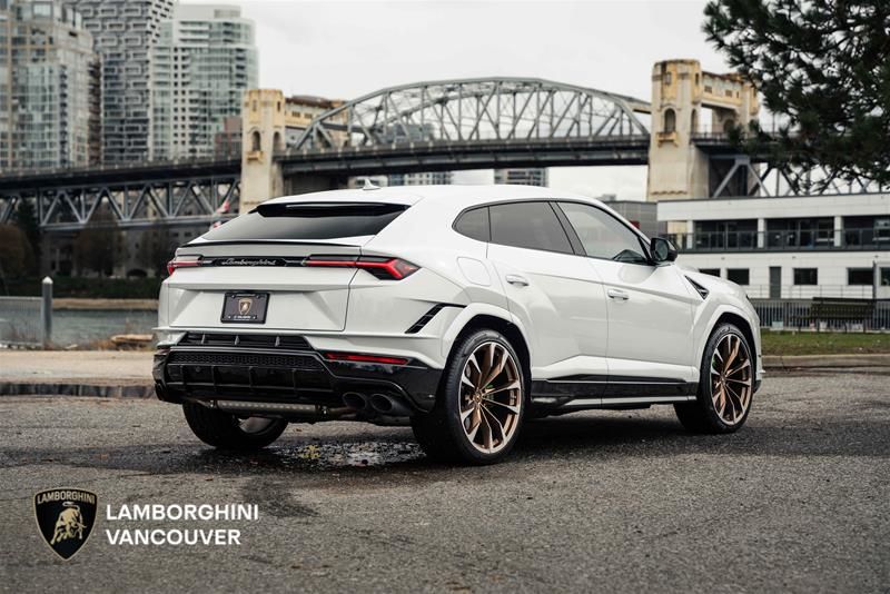Lamborghini Urus  2023 à Vancouver, Colombie-Britannique