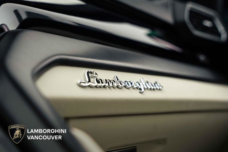 Lamborghini Urus  2023 à Vancouver, Colombie-Britannique