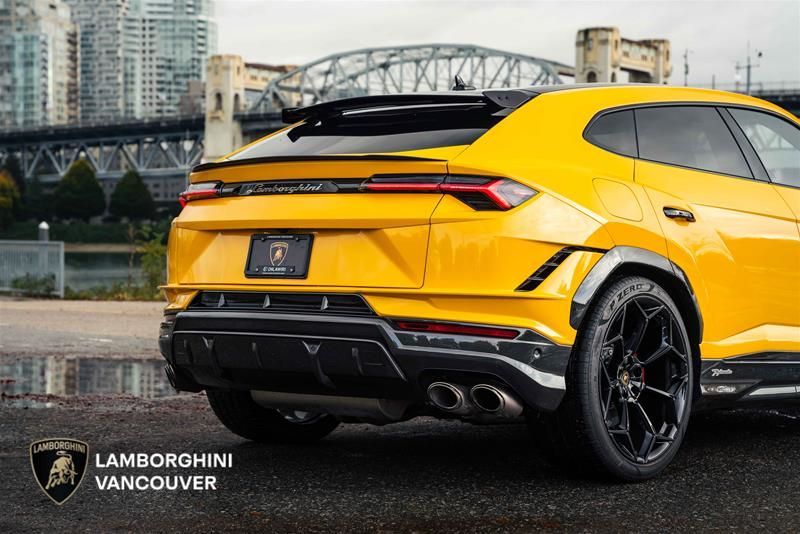 Lamborghini Urus  2024 à Vancouver, Colombie-Britannique