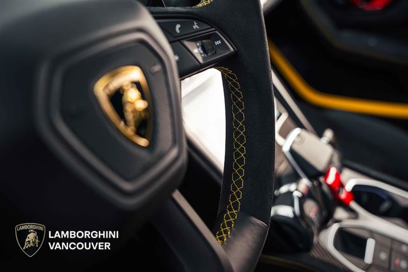 Lamborghini Urus  2024 à Vancouver, Colombie-Britannique