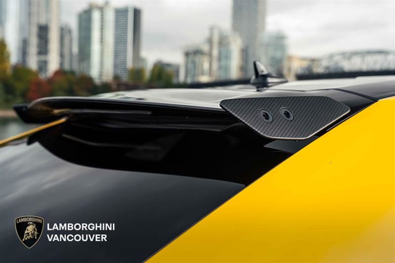 Lamborghini Urus  2024 à Vancouver, Colombie-Britannique