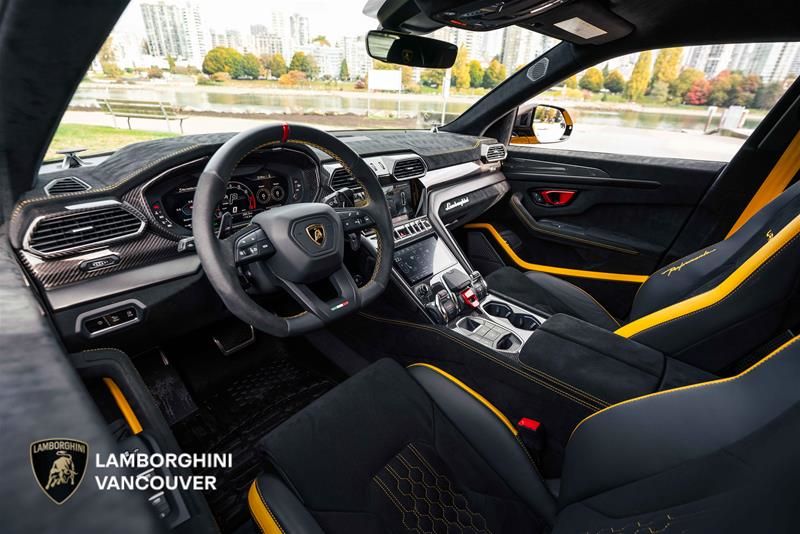 Lamborghini Urus  2024 à Vancouver, Colombie-Britannique