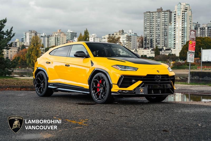 Lamborghini Urus  2024 à Vancouver, Colombie-Britannique