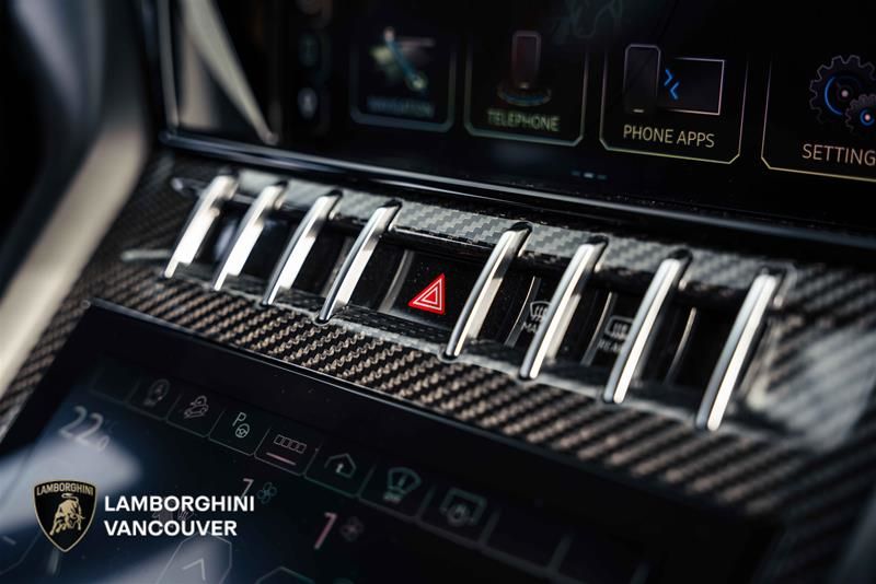 Lamborghini Urus  2024 à Vancouver, Colombie-Britannique