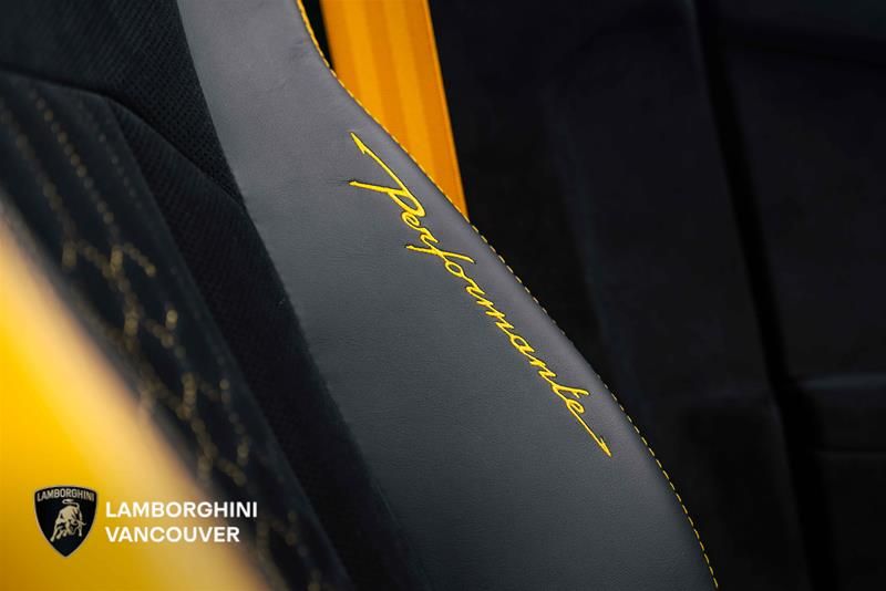 Lamborghini Urus  2024 à Vancouver, Colombie-Britannique