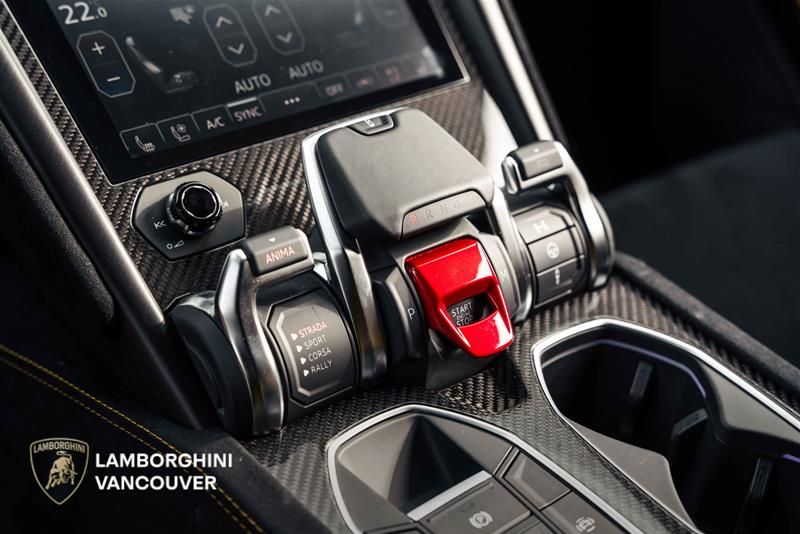 Lamborghini Urus  2024 à Vancouver, Colombie-Britannique