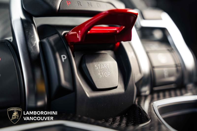 Lamborghini Urus  2024 à Vancouver, Colombie-Britannique