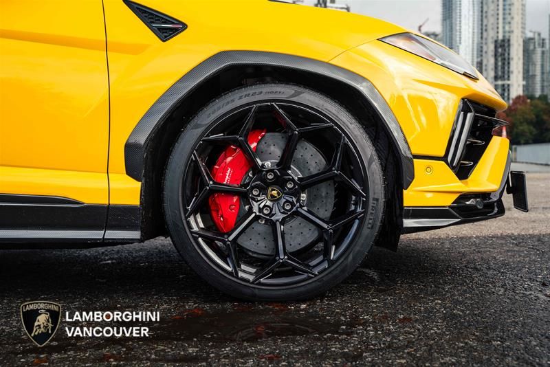 Lamborghini Urus  2024 à Vancouver, Colombie-Britannique