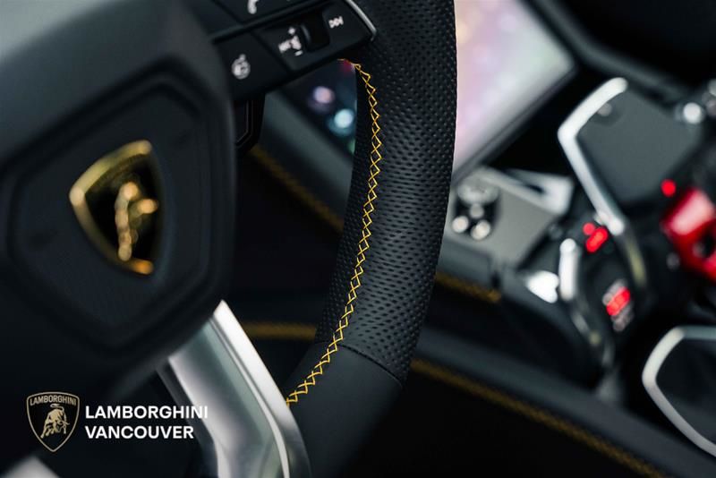 2025 Lamborghini Urus