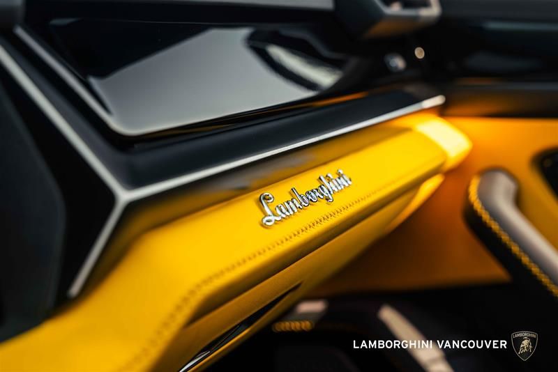 2025 Lamborghini Urus
