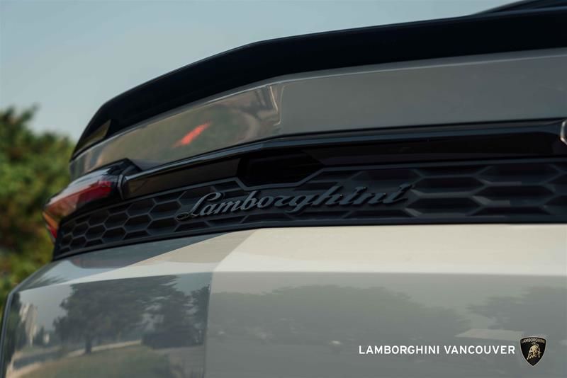 2025 Lamborghini Urus