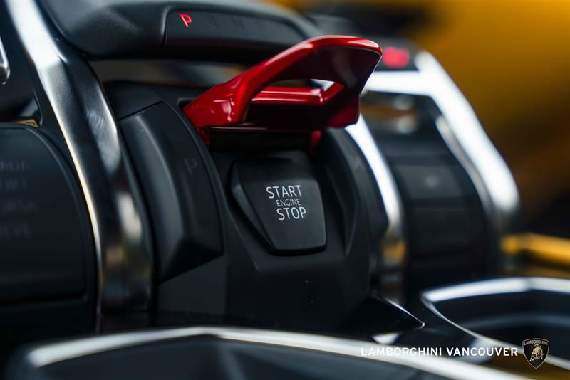 2025 Lamborghini Urus