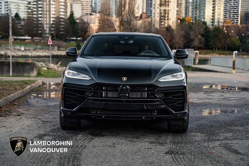 Lamborghini Urus  2025 à Vancouver, Colombie-Britannique