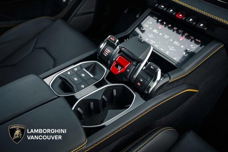Lamborghini Urus  2025 à Vancouver, Colombie-Britannique