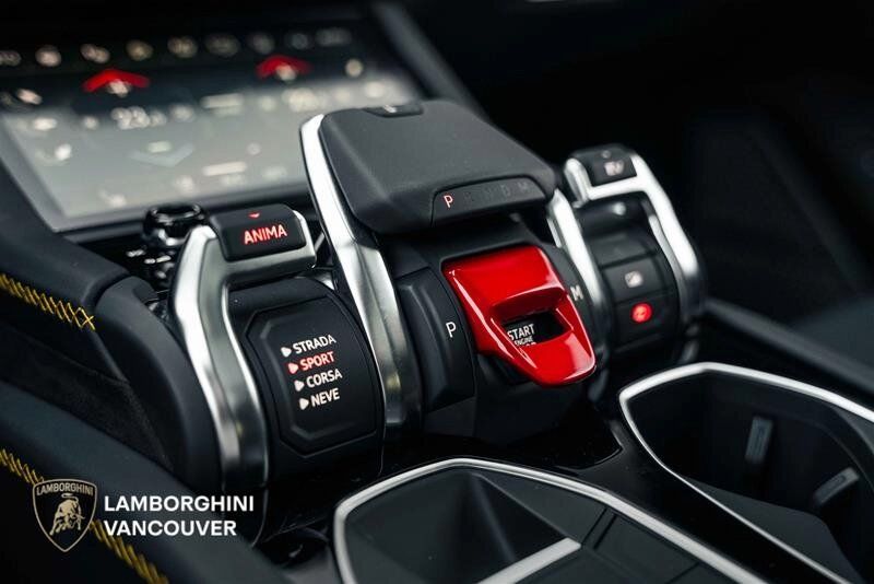 Lamborghini Urus  2025 à Vancouver, Colombie-Britannique