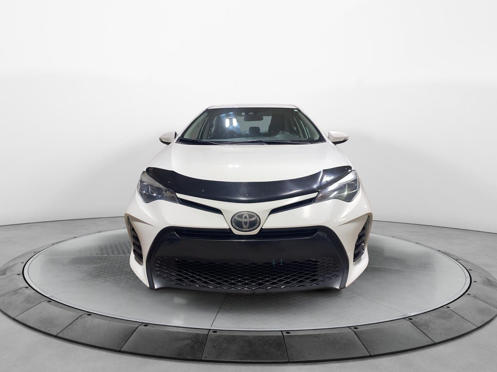 Toyota Corolla 2018 — photo 2