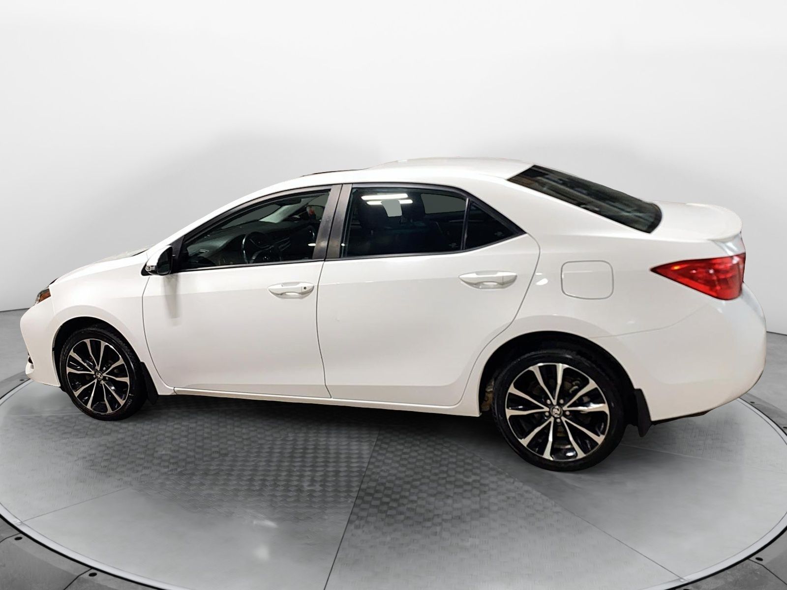 Toyota Corolla 2018 — photo 4