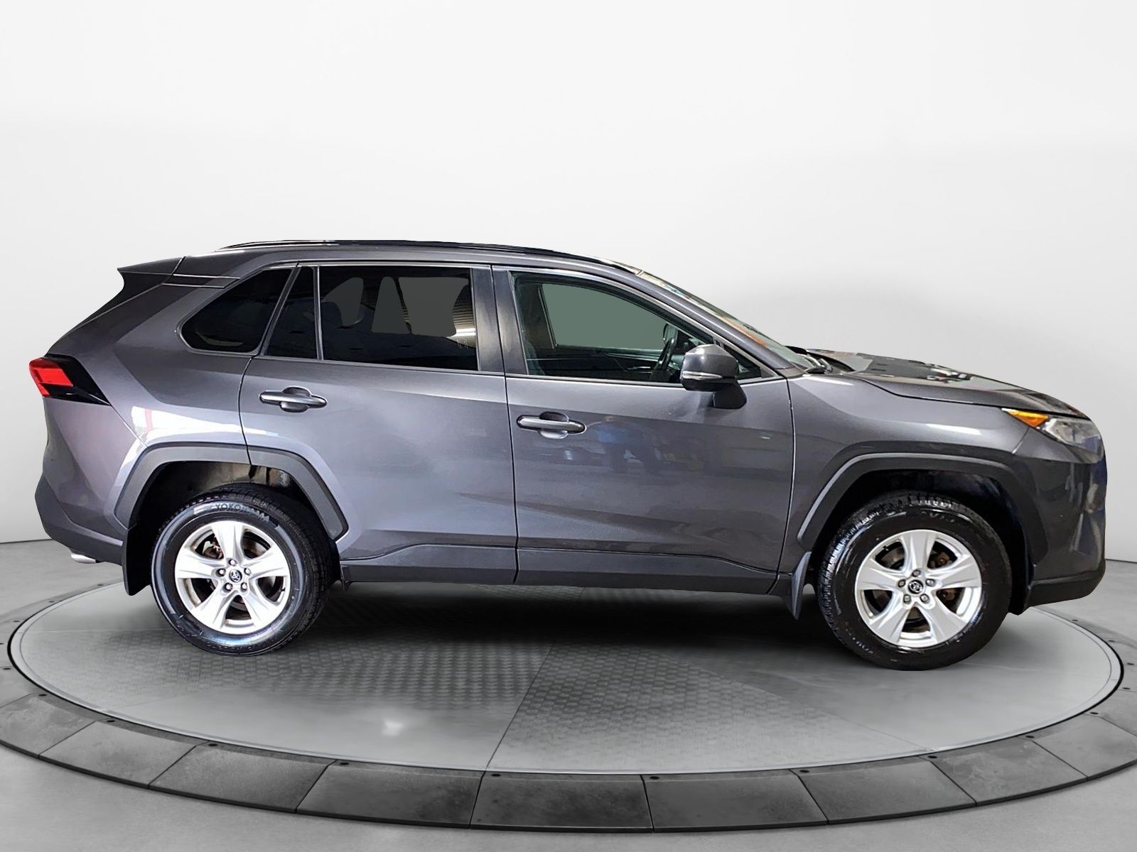 Toyota RAV4 2019 — photo 3