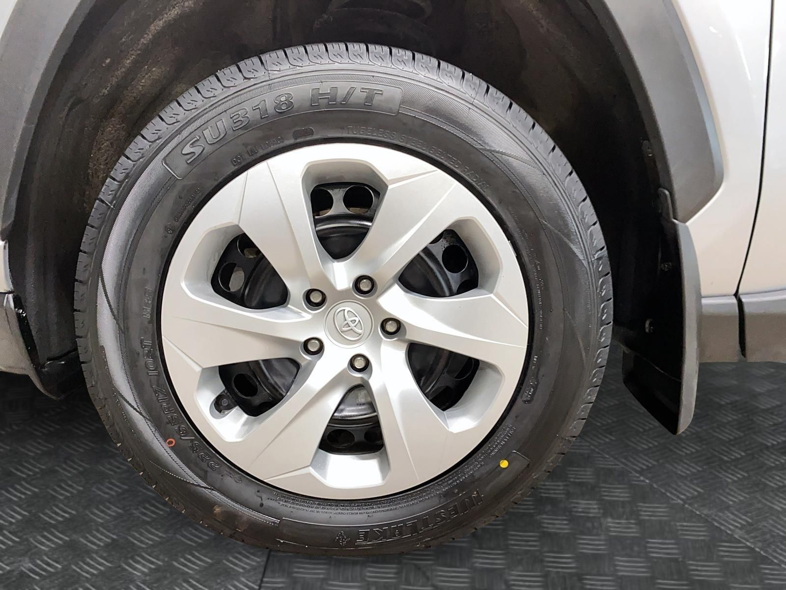Toyota RAV4 2022 — photo 7