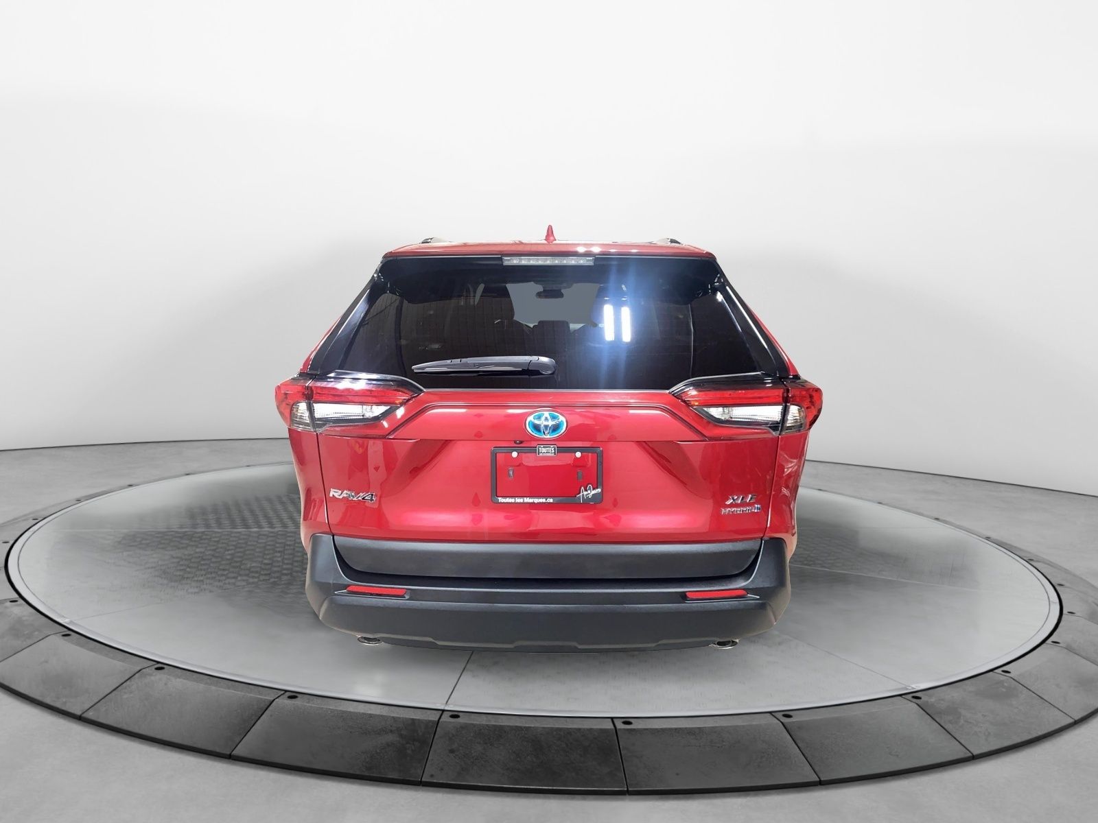 Toyota RAV4 2023 — photo 3