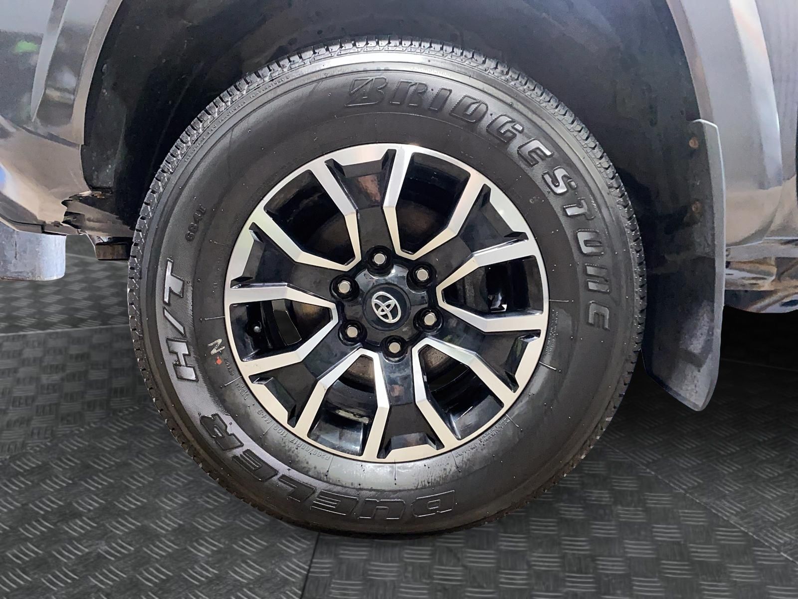 Toyota Tacoma trd sport 2023 — photo 7