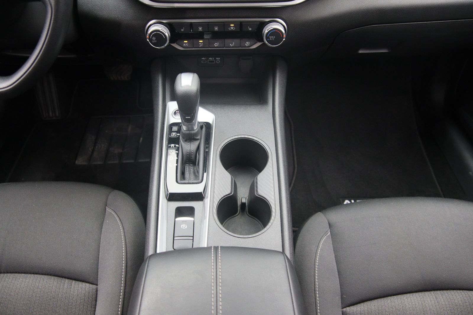 Nissan Altima 2024 — photo 8