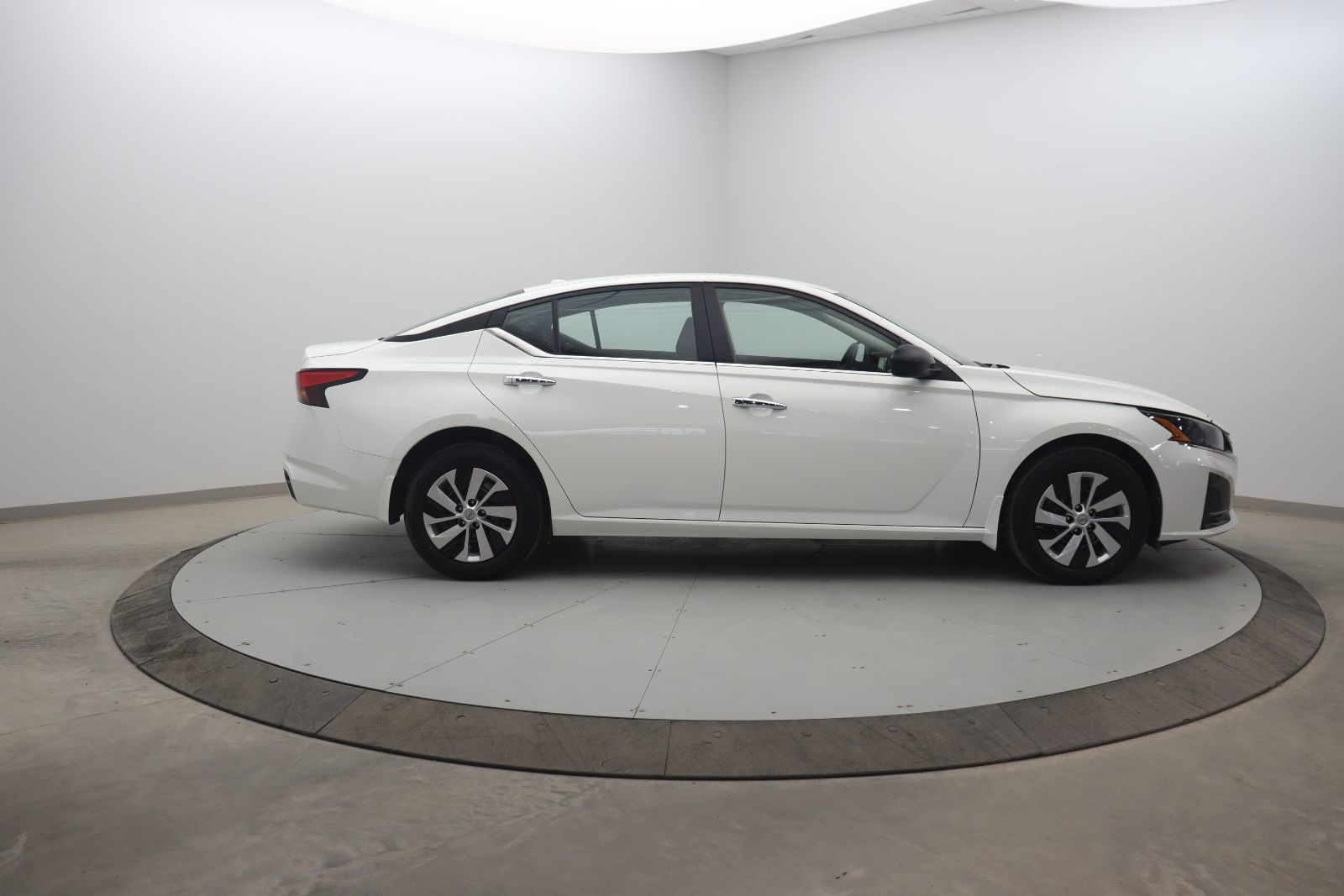Nissan Altima S 2024 — photo 3