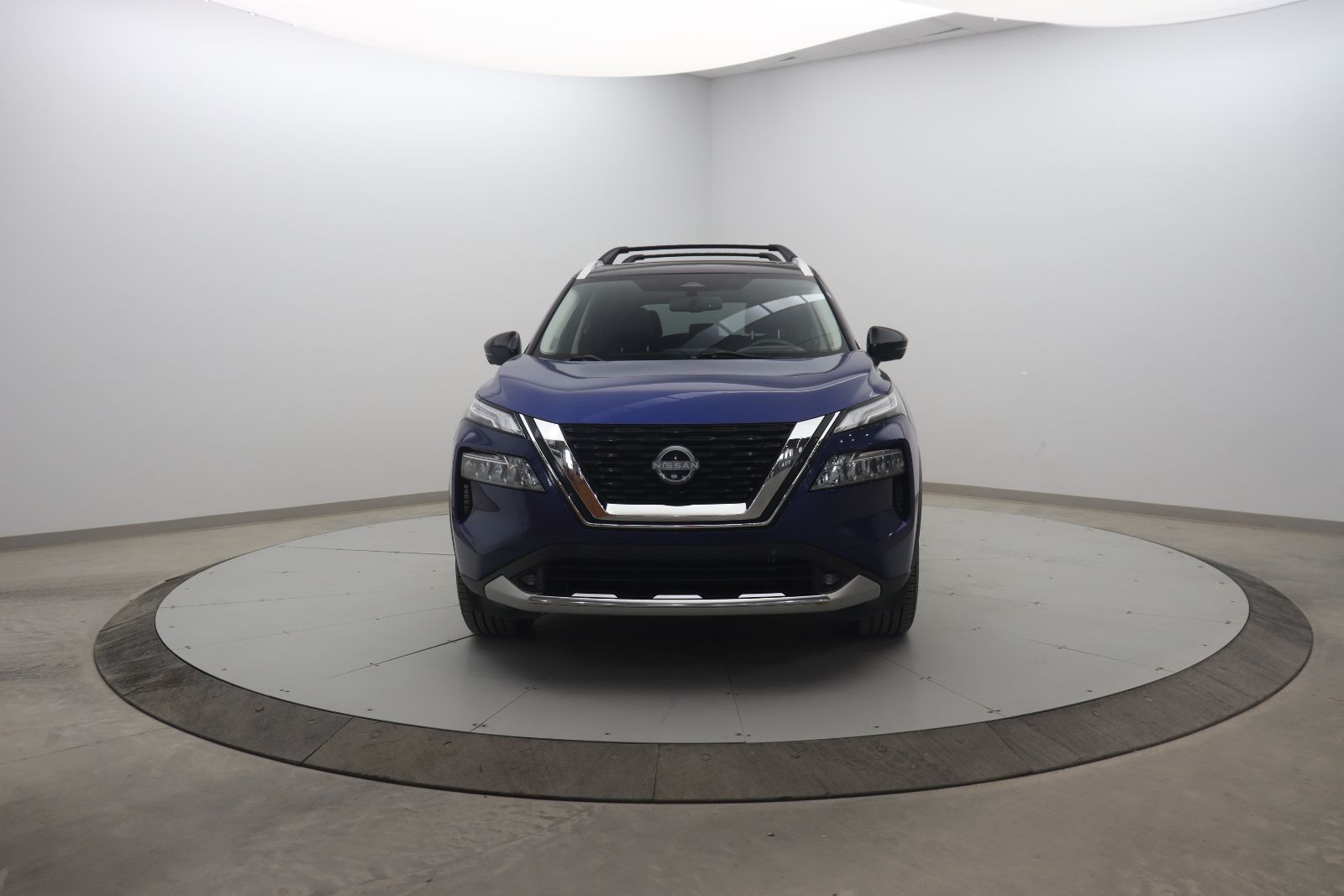 Nissan Rogue Platinum 2022 — photo 2
