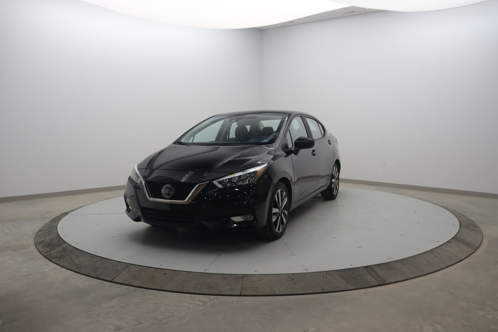 2021 Nissan Versa SR