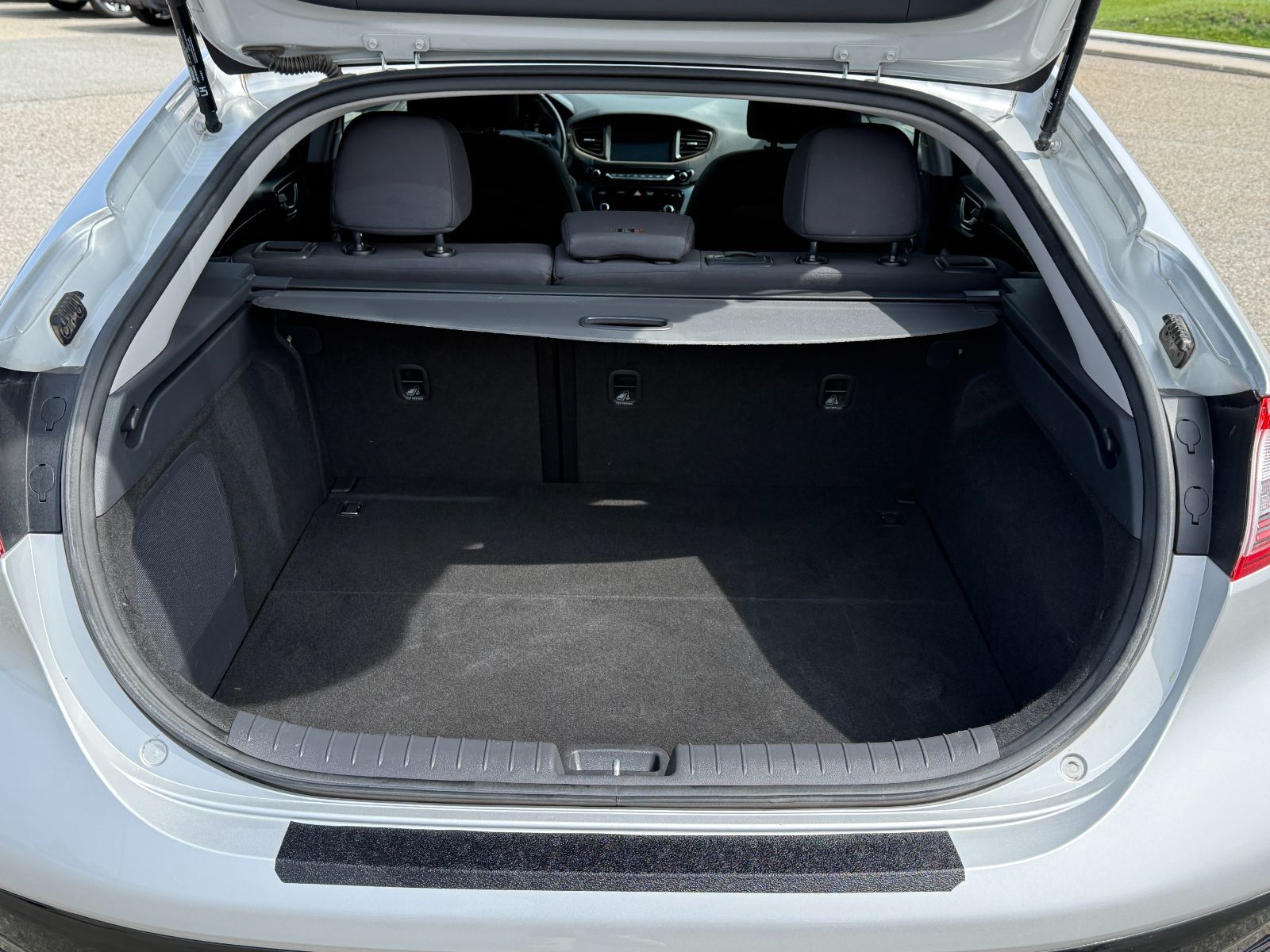 Hyundai Ioniq Electric 2019 — photo 7