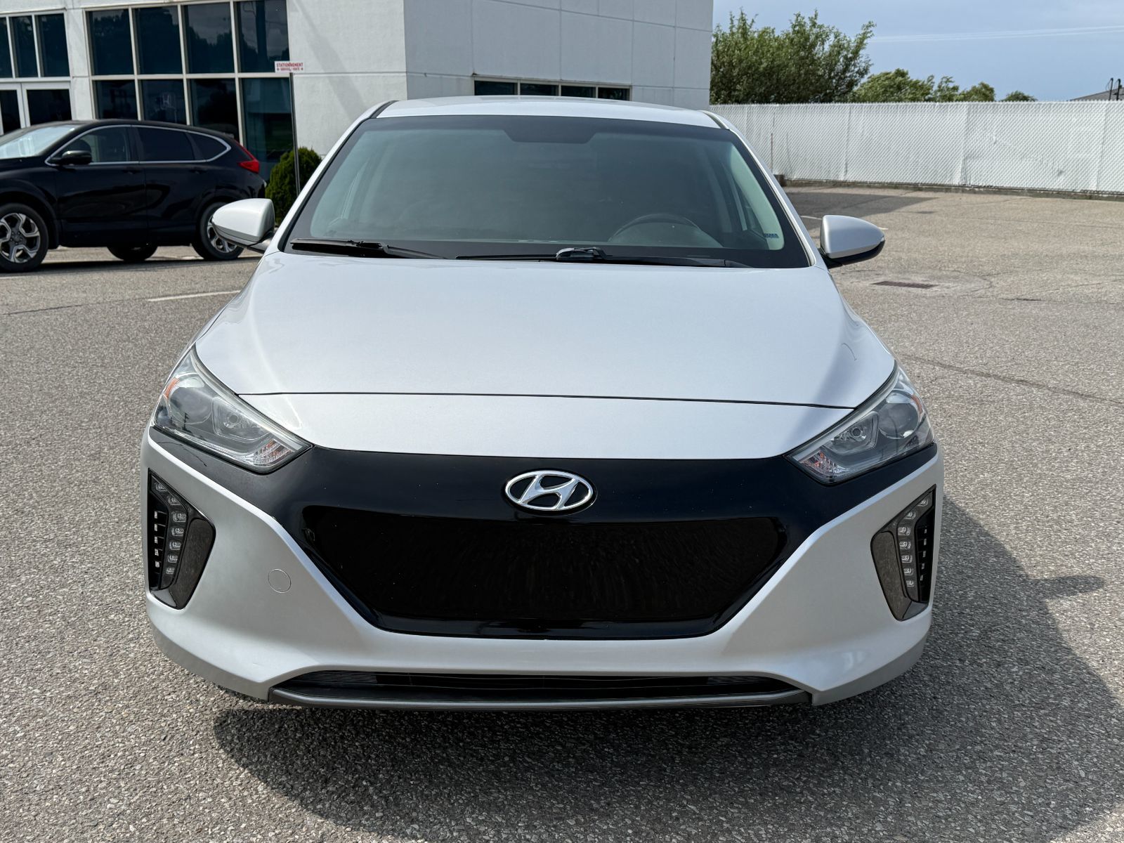 Hyundai Ioniq Electric 2019 — photo 2