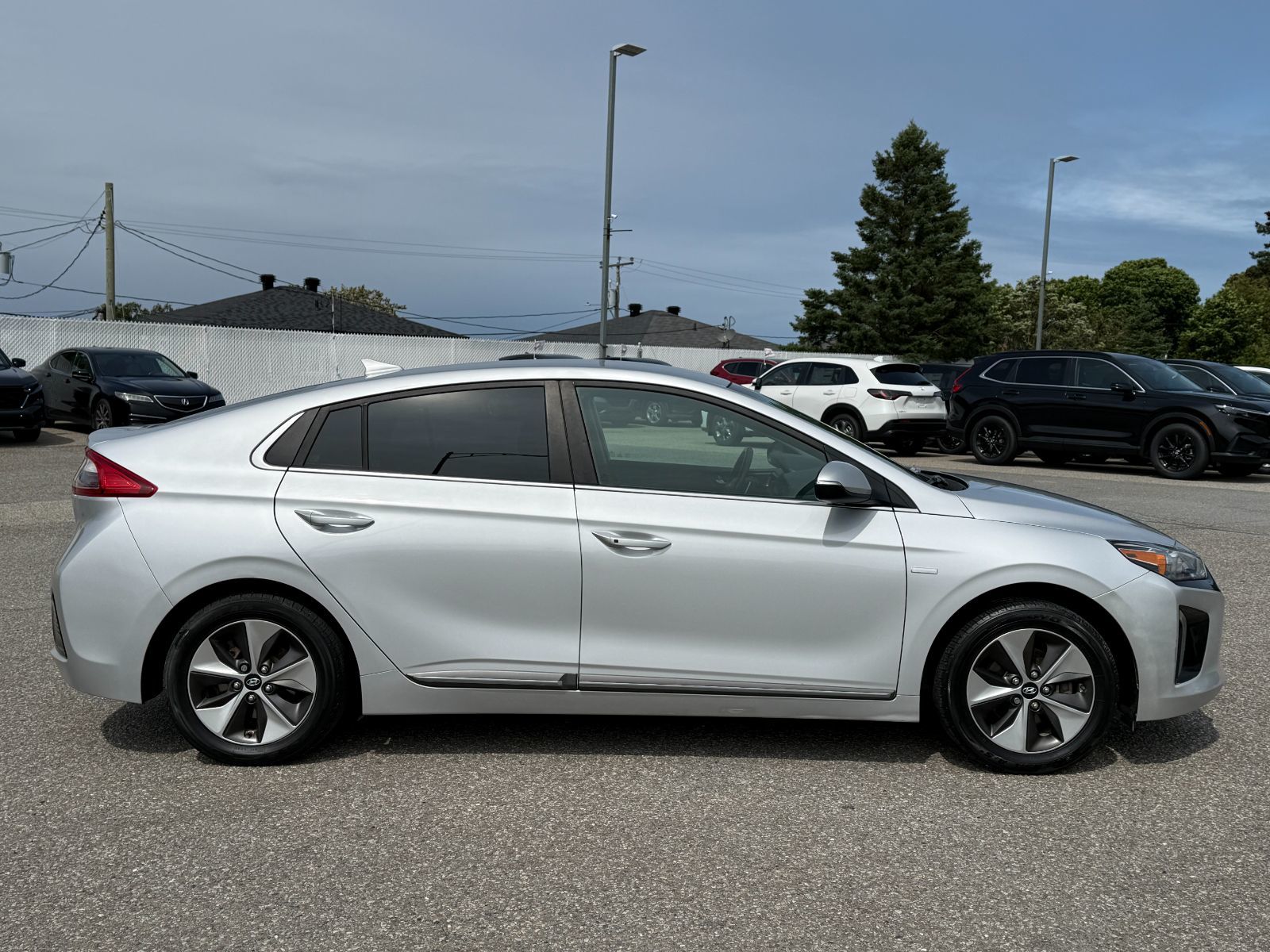 Hyundai Ioniq Electric 2019 — photo 4