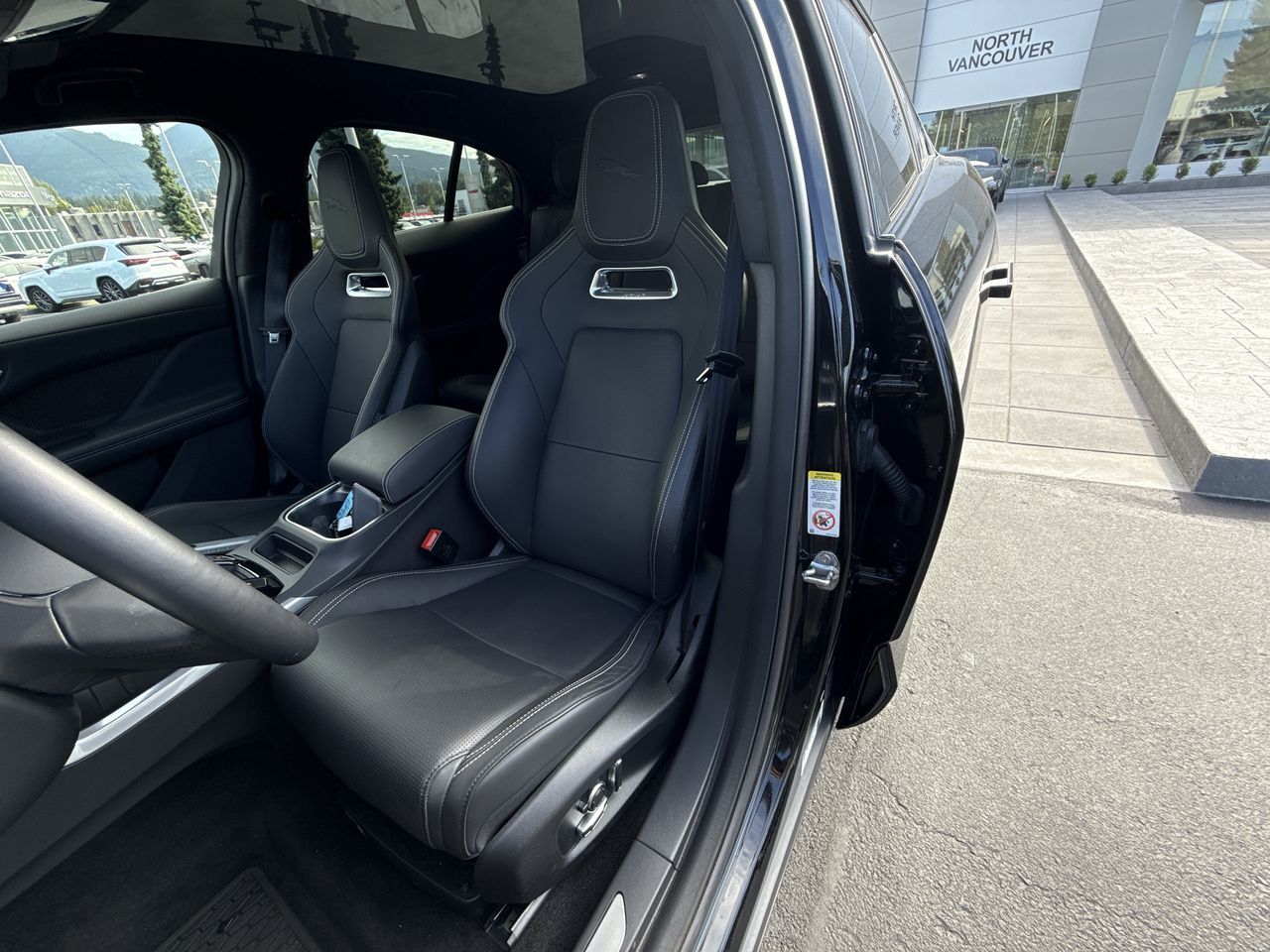Jaguar I-PACE  2024 à North Vancouver, Colombie-Britannique