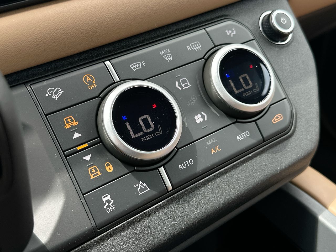 2025 Land Rover DEFENDER 110 Mild Hybrid in North Vancouver, British Columbia