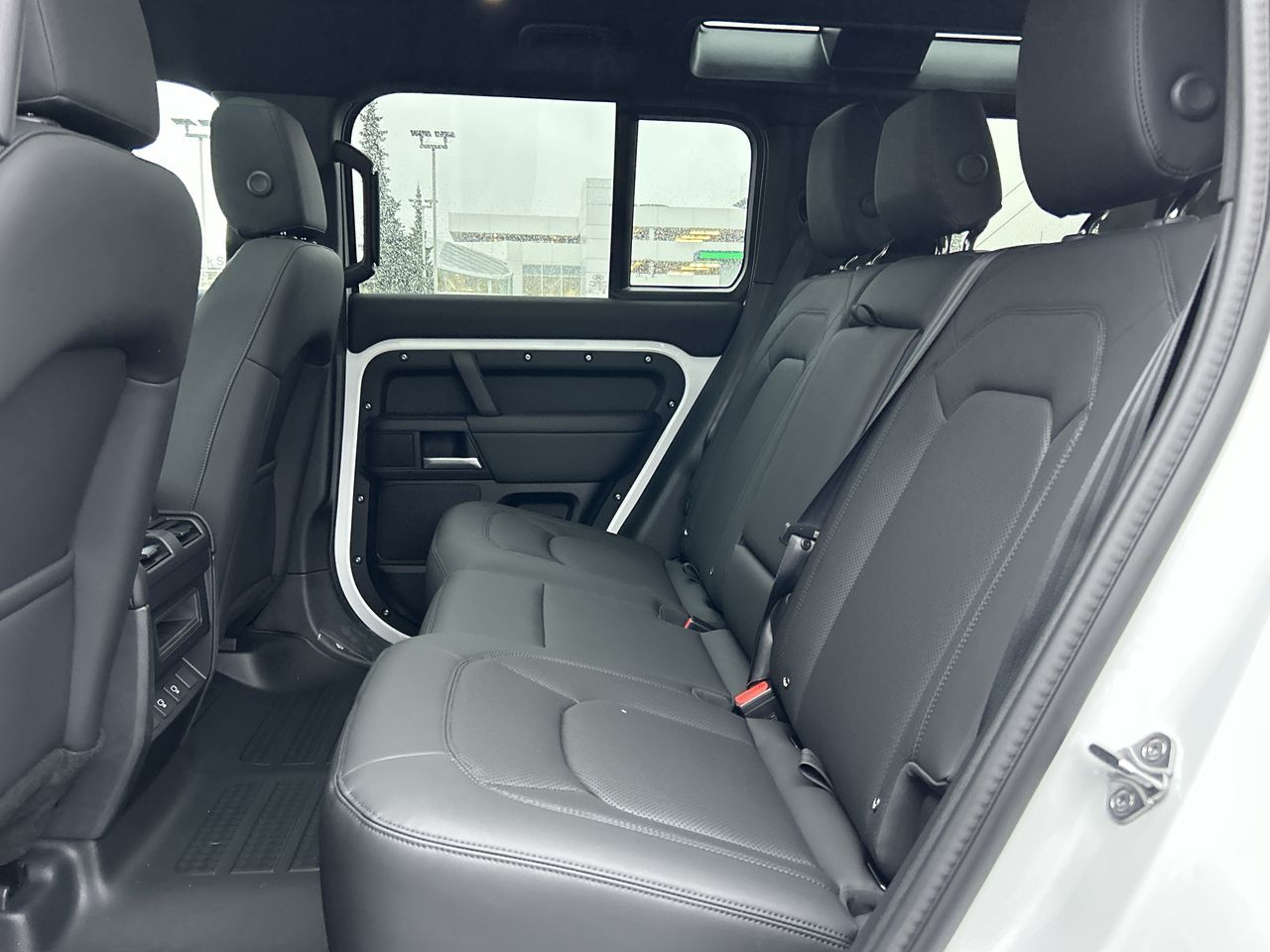 2025  Defender 110 Mild Hybrid