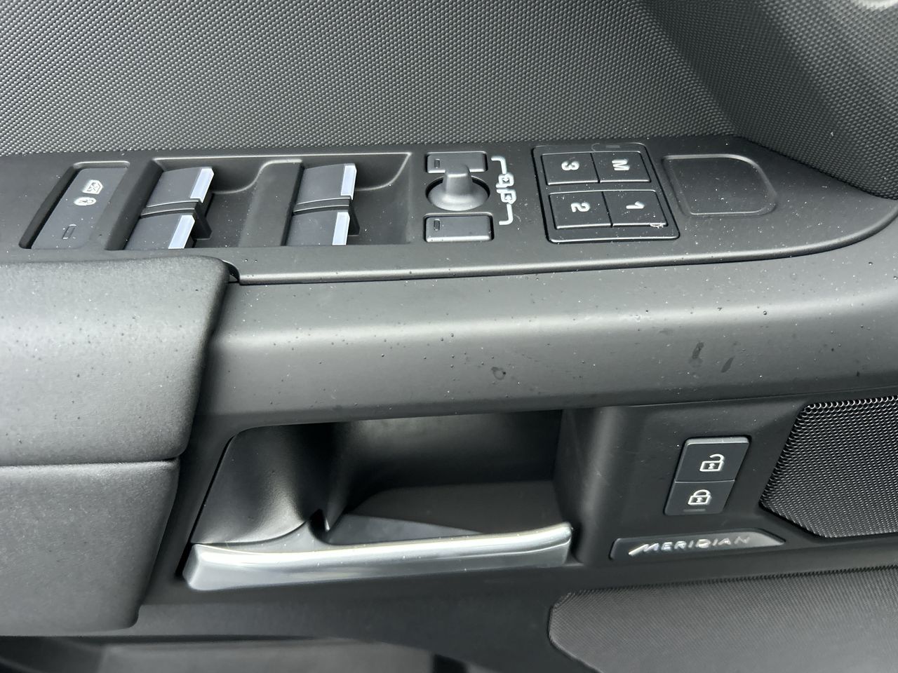 2025  Defender 110 Mild Hybrid