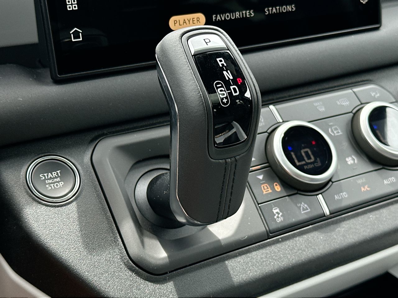 2025 Land Rover Defender 110 in North Vancouver, British Columbia