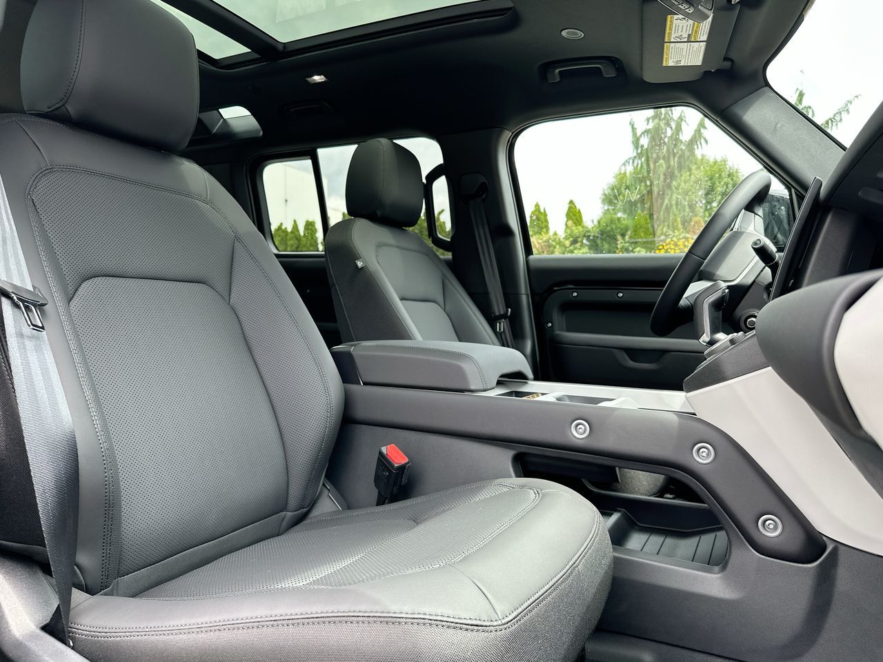 2025 Land Rover Defender 110 in North Vancouver, British Columbia