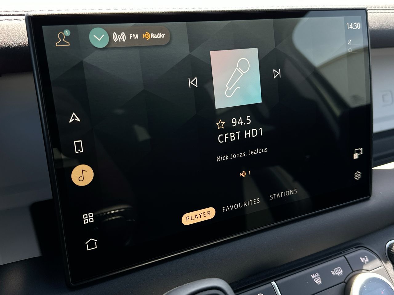 2025 Land Rover Defender 110 in North Vancouver, British Columbia