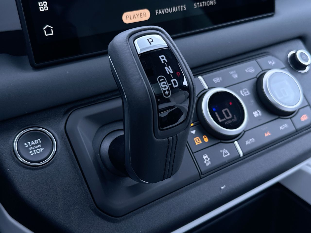 Land Rover Defender 110  2025 à North Vancouver, Colombie-Britannique