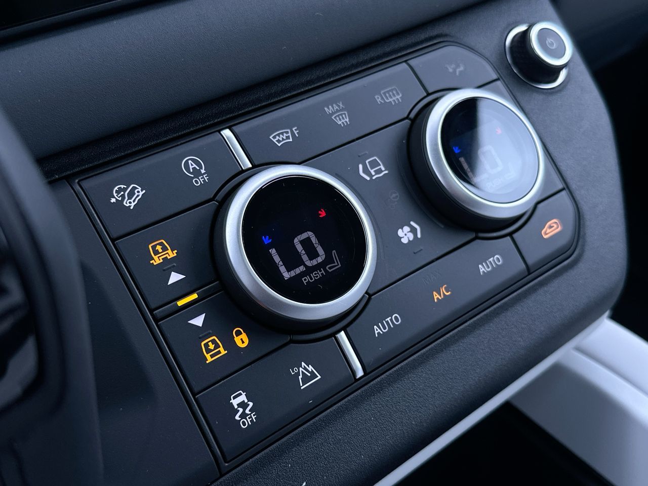 2025 Land Rover Defender 110 in North Vancouver, British Columbia