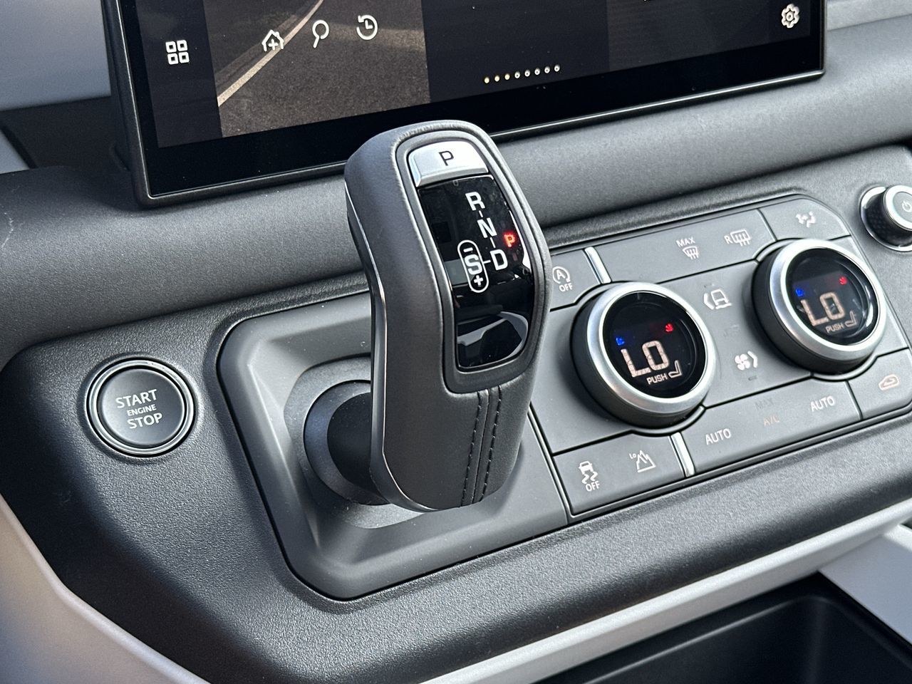 2025 Land Rover Defender 110 in North Vancouver, British Columbia