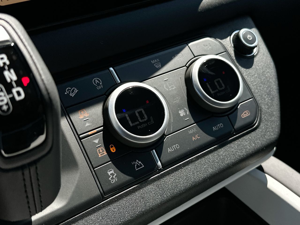2025 Land Rover Defender 110 in North Vancouver, British Columbia