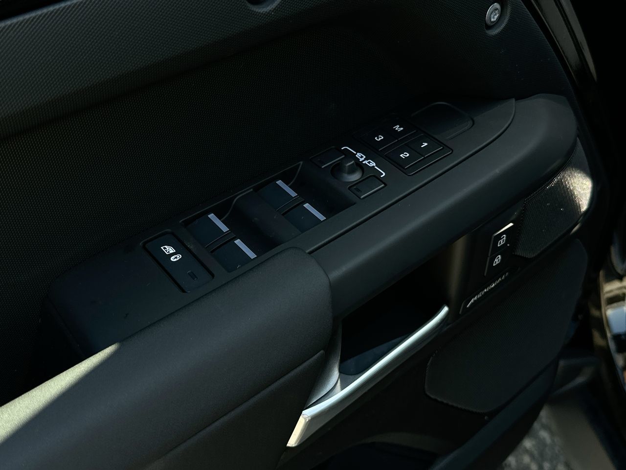 2025 Land Rover Defender 110 in North Vancouver, British Columbia