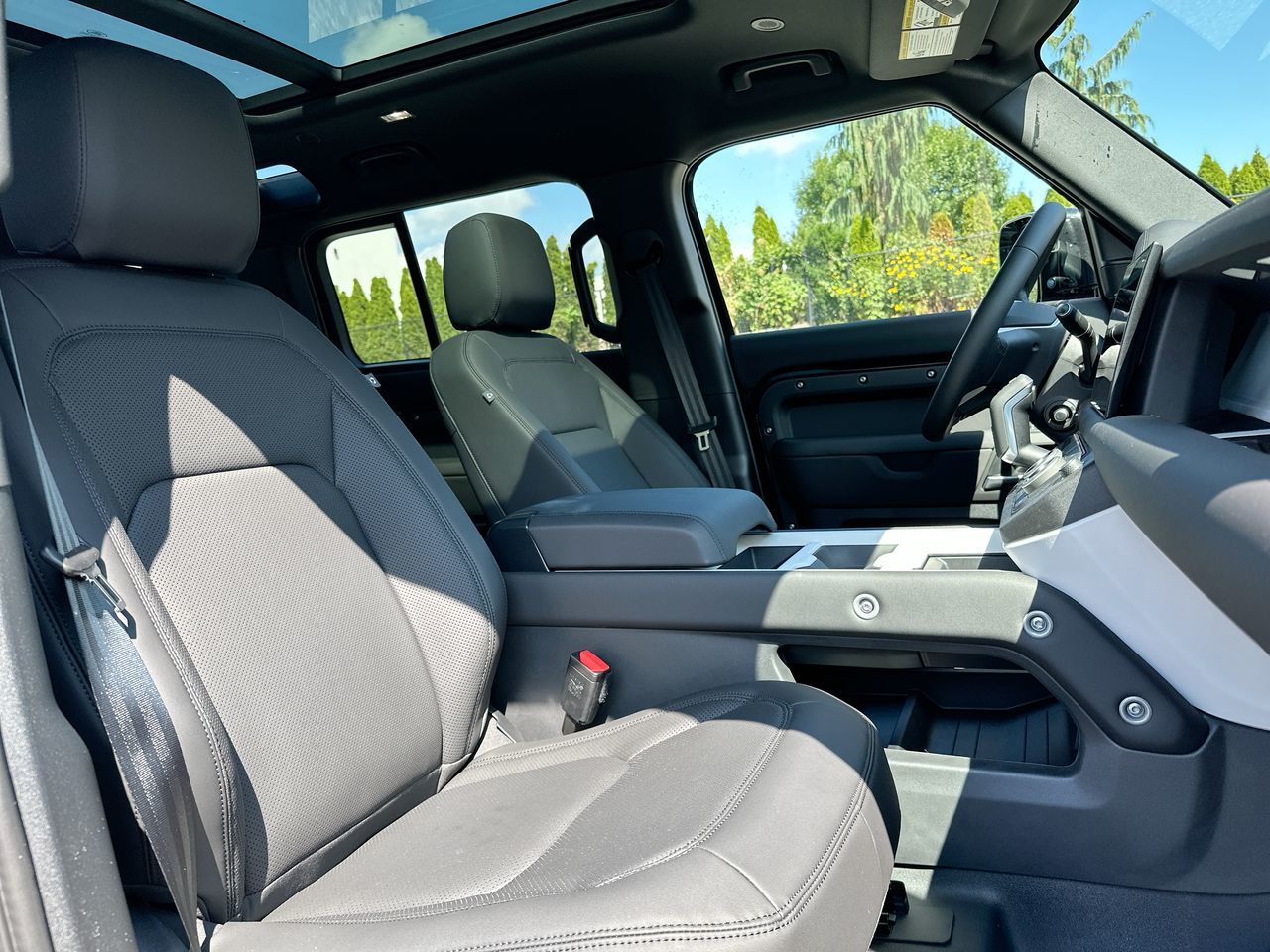 2025 Land Rover Defender 110 in North Vancouver, British Columbia