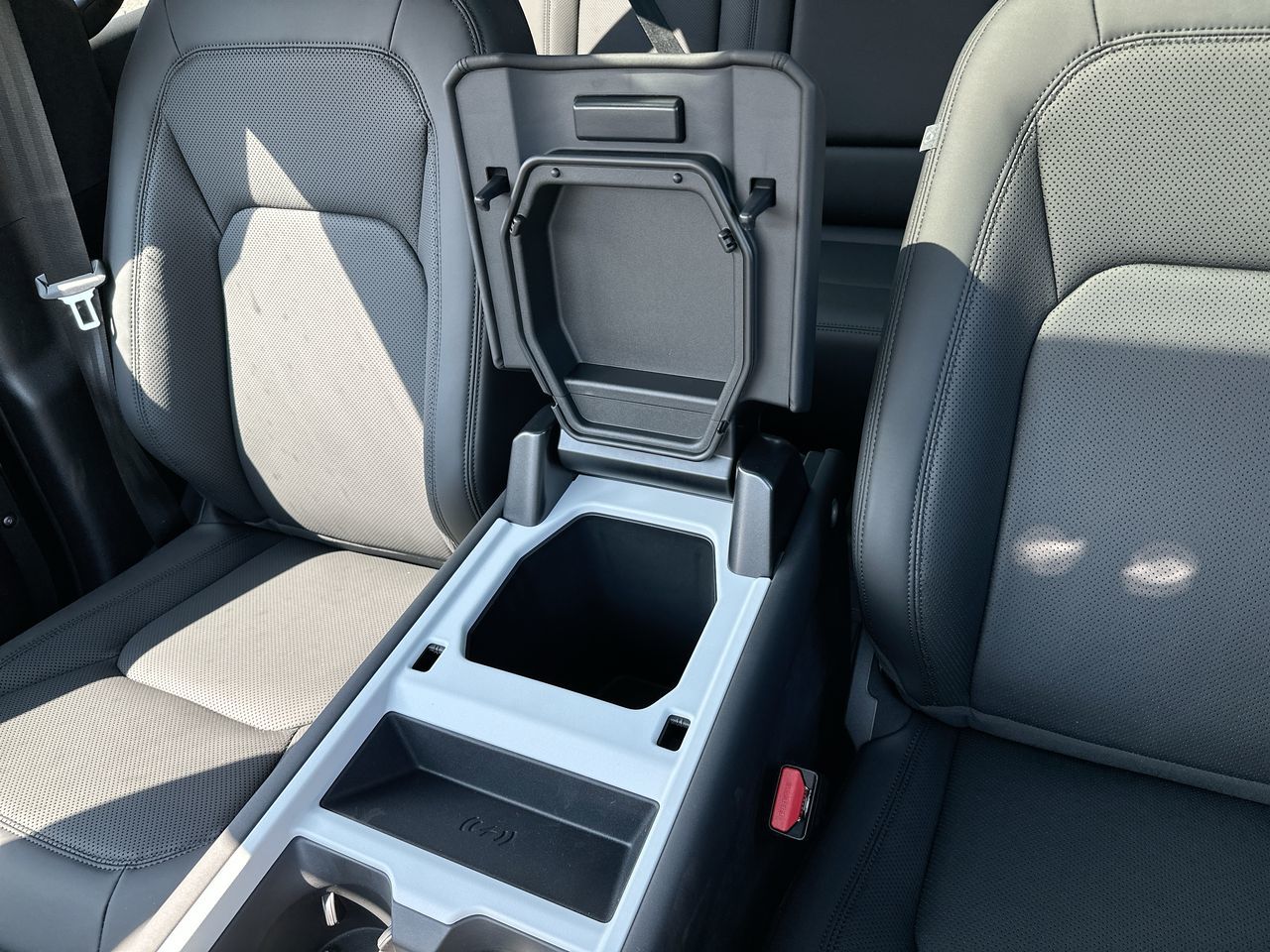 2025 Land Rover Defender 110 in North Vancouver, British Columbia