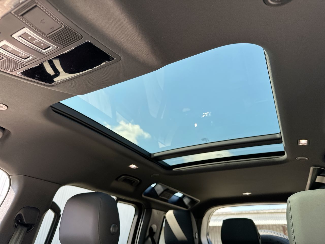 2025 Land Rover Defender 110 in North Vancouver, British Columbia