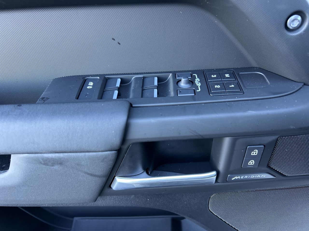 2025 Land Rover Defender 110 in North Vancouver, British Columbia