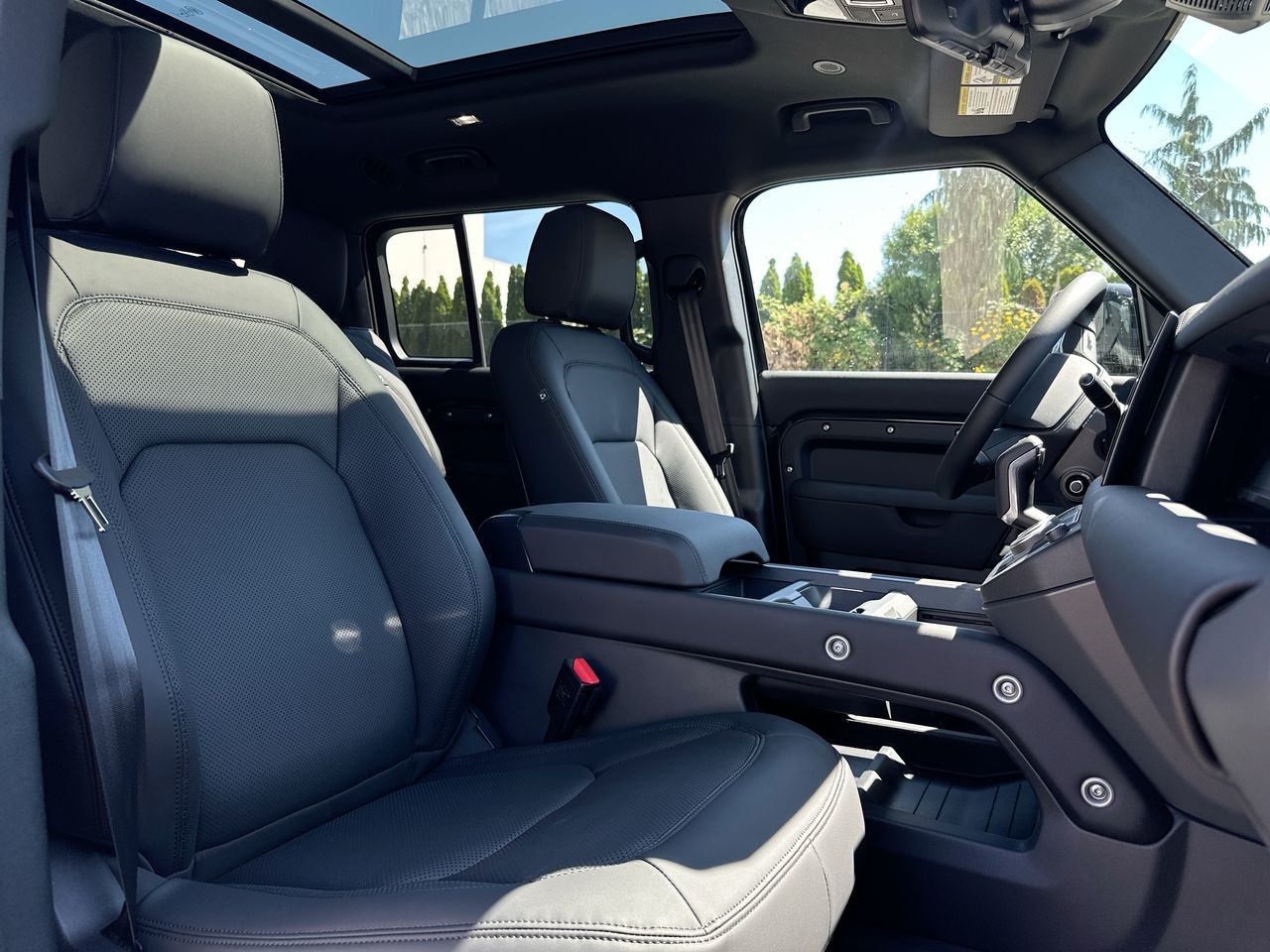 2025 Land Rover DEFENDER 130 Mild Hybrid in North Vancouver, British Columbia