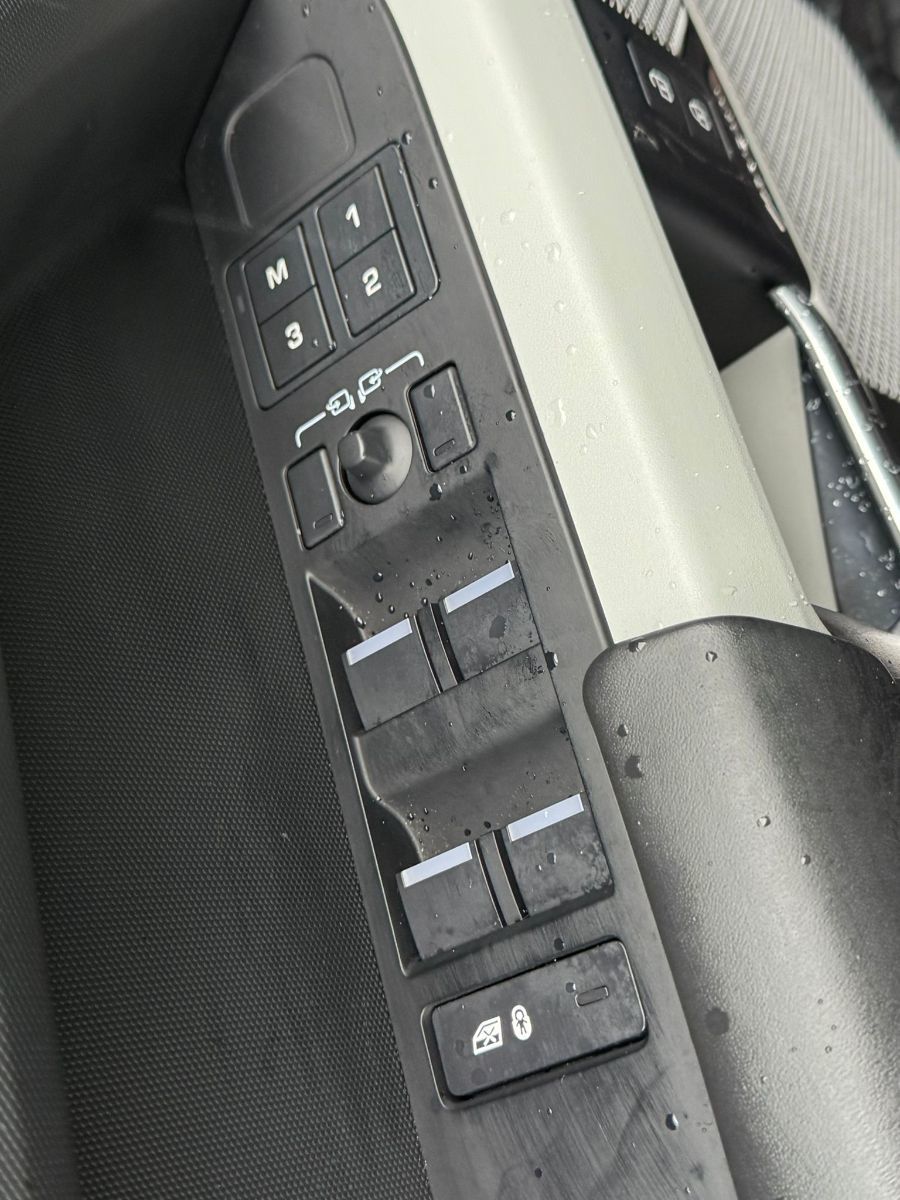 2023 Land Rover Defender